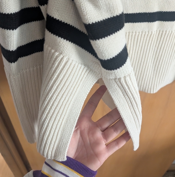 24/7 split hem sweater - Picture 5 of 5